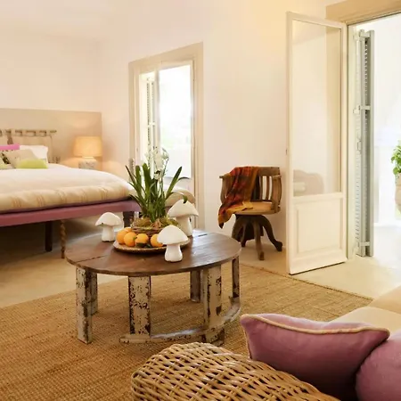 Purple Apricot Hotel