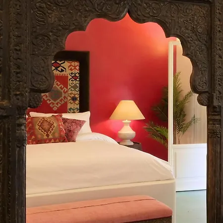 Hotel Purple Apricot